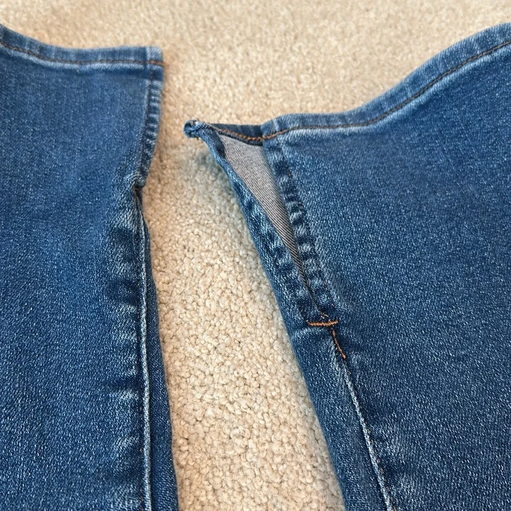 Express Skyscraper Mid Rise Medium Wash Jeans - Picture 6 of 9